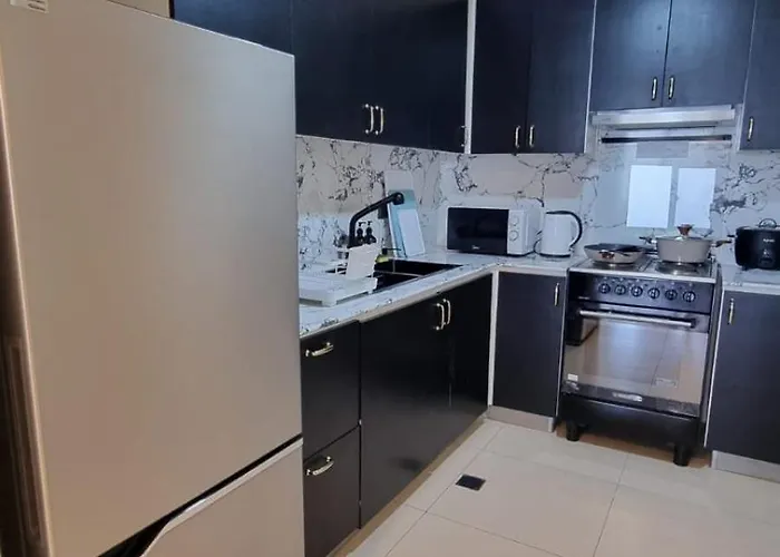 New! Stylish And Chic 2br Bgc High Street