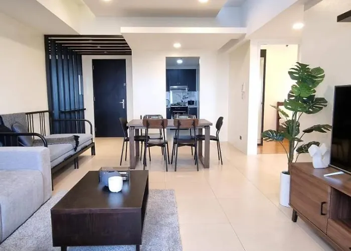 New! Stylish And Chic 2br Bgc High Street * Manila