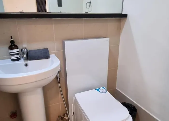 New! Stylish And Chic 2br Bgc High Street