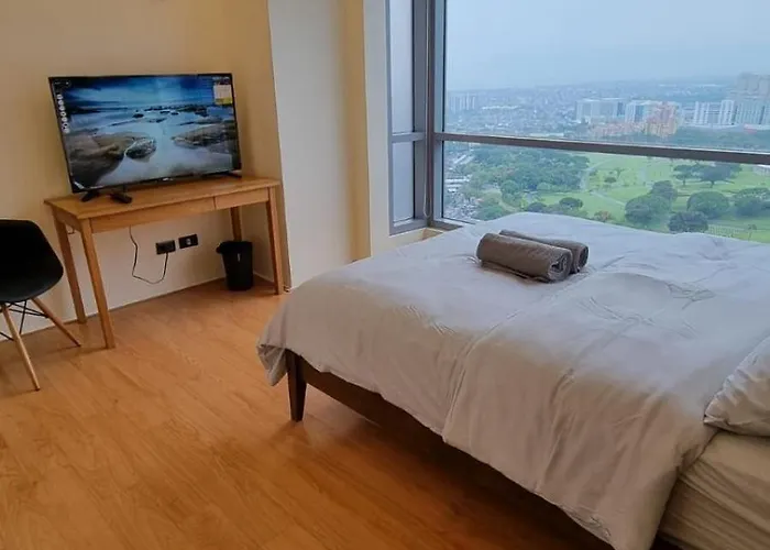 New! Stylish And Chic 2br Bgc High Street Apartment *
