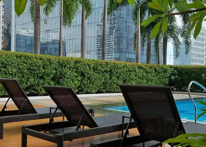 Apartment New! Stylish And Chic 2br Bgc High Street