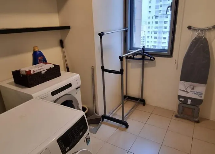 Apartment New! Stylish And Chic 2br Bgc High Street Manila
