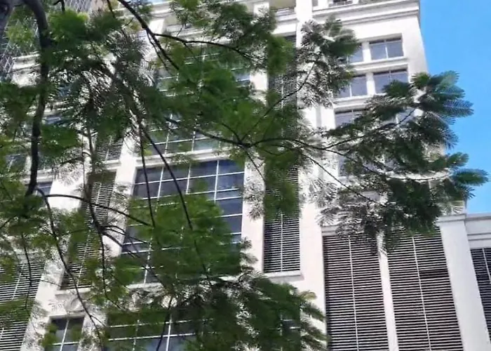 New! Stylish And Chic 2br Bgc High Street Manila