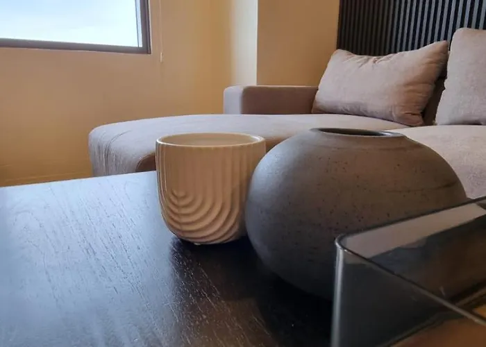 Apartment New! Stylish And Chic 2br Bgc High Street